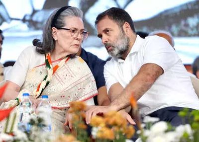 National Herald case: Delhi HC grants three weeks to Sonia, Rahul to respond to ED plea