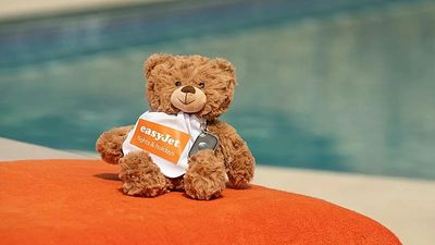 This European airline is offering free ‘teddy trackers’ for families travelling this summer