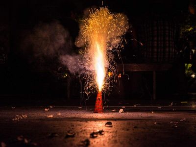Ahead of Diwali season: Central Pollution Control Board opposes 'green crackers' production over prohibited barium nitrate usage; SC to settle the dispute