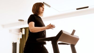 If you only have 10 minutes to work out, a trainer says this treadmill session is a great way to burn calories and get your heart pumping