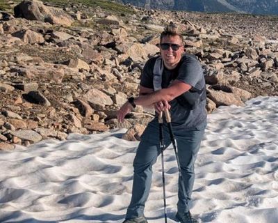 Montana man hikes 10 miles to safety after falling on trekking pole