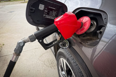 Oil Drops as US-Iran Fighting Pauses, But Analysts Warn Truce May Not Last