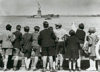 In 1939, a US couple crossed Nazi-controlled Europe to save 50 Jewish children after Kristallnacht and every one of them survived the Holocaust. Read their story