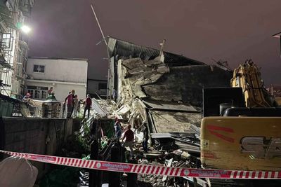 Building collapses during demolition for Orange Line project