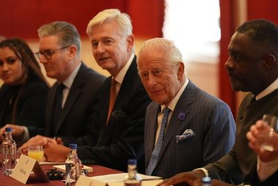 King’s most senior aide to step down after 20 years with royal household
