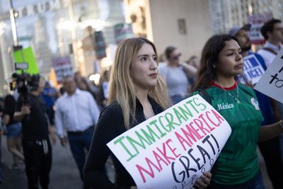 Chicago's Hispanic Chamber Foundation Opens $5,000 Grants for Businesses Hit by Immigration Raids