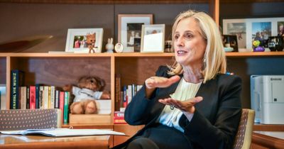 Labor agrees to 'explore opportunities' for public servants to improve work-life balance