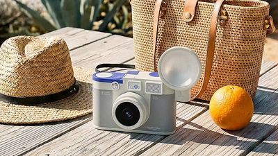 Squint (very hard) and this cheap Chuzhao compact camera looks a little like a pastel-colored Leica