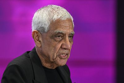 Elon Musk's vision of a post-money future got mocked. Vinod Khosla warns it could become a dystopia instead