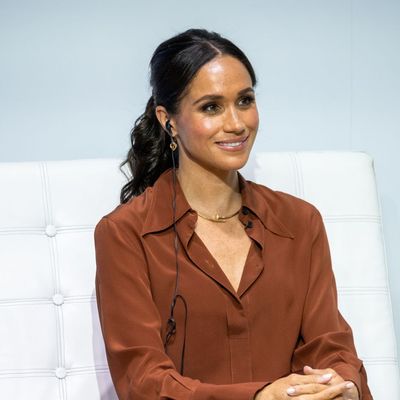 Meghan Markle Is a Little Blair Waldorf and a Lot Carolyn Bessette-Kennedy in Her Latest Montecito Snap