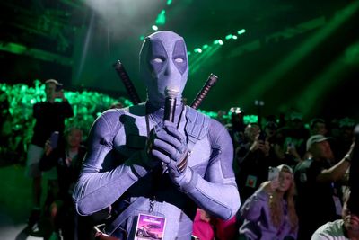 Ryan Reynolds surprises Comic-Con fans with secret Deadpool walkabout that had ‘no handlers, no security’