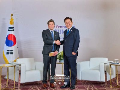 Sam Altman eyes South Korea as testbed for OpenAI's first hardware device