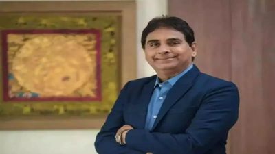 Vijay Kedia sells 4 lakh shares of this microcap facade maker in Q1, stock down 35% in 6 months. Do you own?