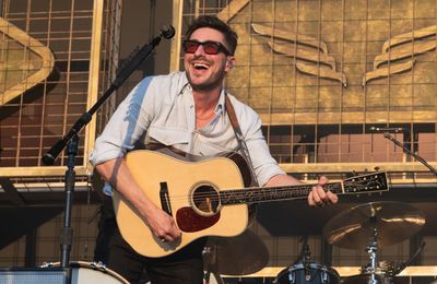 Marcus Mumford explains 'amazing' encounter with Kendrick Lamar in 'his undies'