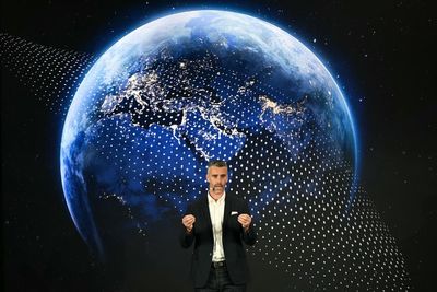 Amazon unveils satellite phone service to rival SpaceX’s Starlink
