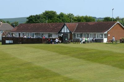 Investigation launched into club cricket cheating row over finger-clicking