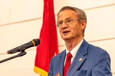 'Little Punk With a Man Bun': US Congressman Claims Bureaucrat Blocked Prez from UFO Secrets