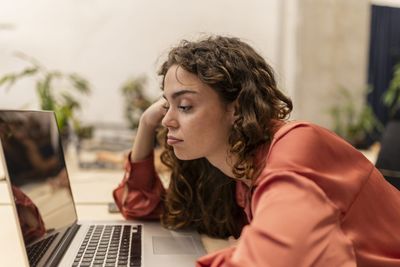 Despite making over $135K, 1 in 5 high-earners feel ‘depressed’ when thinking about their finances—they may have ‘money dysmorphia’