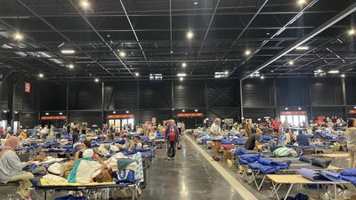 Wildfires in France: Volunteers put smiles back on evacuees' faces in Bordeaux