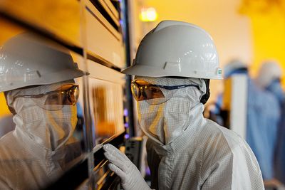 China's Lithography Breakthrough Sends Chip Stocks Lower While Experts Question Impact