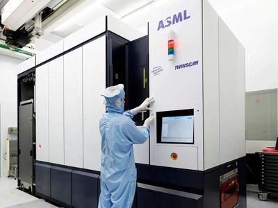 A machine made by China sends shockwaves in the chip industry