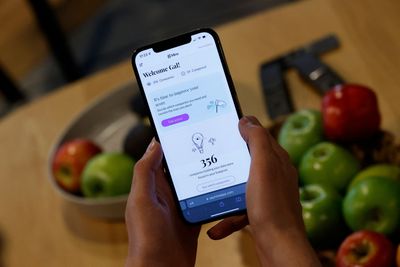 AI Food Logging Apps Missed About a Third of Calories and Fat in Controlled Meal Testing