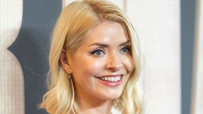 Holly Willoughby’s breezy white blouse, denim shorts and strappy sandals is the elevated heatwave formula I’ll be copying this week