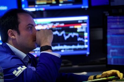 Most Stocks Climb Over Falling Oil And Strong Earnings. But Chipmakers Continue To Drop