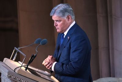 Sean Hannity suggests Lindsey Graham may have a Mar-a-lago and ballroom in heaven during eulogy
