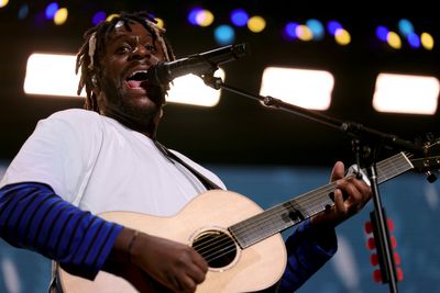 Myles Smith cancels Canada show due to ‘major family health issue’