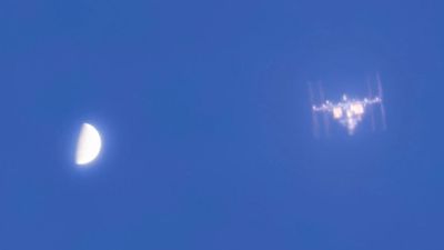 ISS meets Venus in incredible daylight photo | Space photo of the day for July 28, 2026
