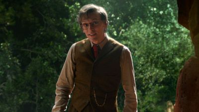 Stranger Things’ Jamie Campbell Bower Is Still Out Here Getting Asked About A Bonus Episode After #ConformityGate