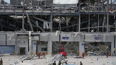Japan earthquake shakes Kumamoto newsroom as staff shelter under desks