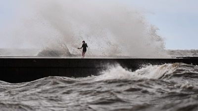 Dramatic California beach rescue after powerful waves hit Santa Cruz