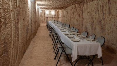 Inside Coober Pedy: The Australian desert town where thousands escaped 50°C heat by building an entire underground world beneath the Earth