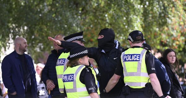 Petition launches to make Nazi salutes criminal offence in UK