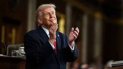 Donald Trump praises Lindsey Graham’s popularity during his eulogy. And then pauses to admit ‘not everybody’ liked him
