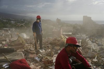 After Venezuela's quakes, experts say environmental and health risks have just begun
