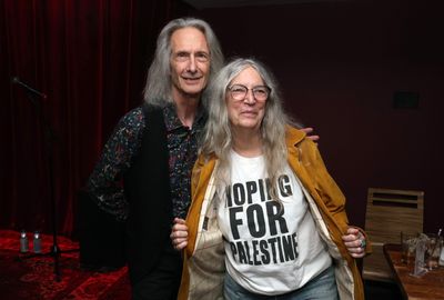 Patti Smith helped Lenny Kaye go solo