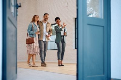 8 Red Flags to Look for at an Open House Before You Make an Offer