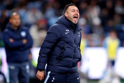 Roberto De Zerbi sends Lucas Bergvall transfer message after surprise Tottenham start
