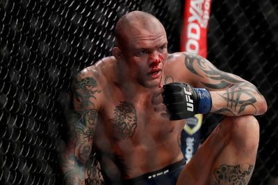 Former UFC title challenger Anthony Smith arrested on felony charges