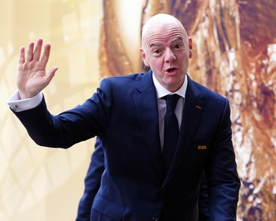 Uefa calls emergency meeting as opposition to Fifa plan hardens