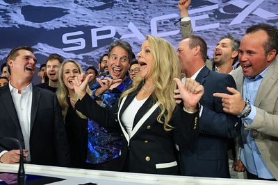 How Hedge Funds Made Billions From Forced Buying of SpaceX Shares By Index Funds
