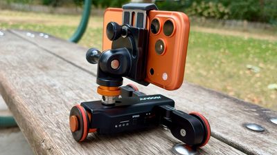 Andoer L4 Pro motorized dolly review: This mini three-wheeled wonder allows your smartphone or mirrorless camera to make some moves
