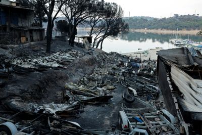 Spanish wildfire evacuees go home as France hit by new heat alert