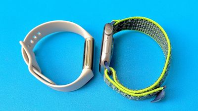 Is your old fitness tracker good enough? I tested a 5-year-old Fitbit vs Apple Watch Series 11 on a 5,500-step walk to find out