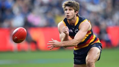 'Love to keep them': Crows coach on in-demand trio