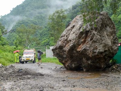 Heavy rain swells Uttarakhand rivers, Char Dham Yatra remains suspended
