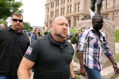 Alex Jones Calls for Trump Impeachment Over Iran War: 'This Is Absolutely Out of Control'